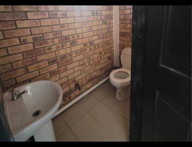 BUSINESS PROPERTY TO RENT IN VERULAM CENTRAL